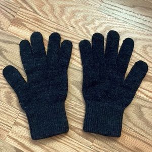 Uniqlo Dark Gray Gloves 🧤